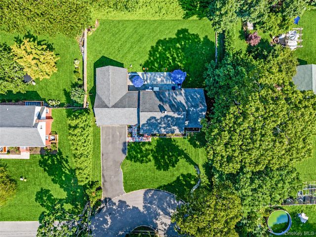 188 Hallock Street, Riverhead, NY 11901