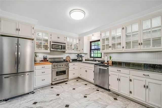 188 Hallock Street, Riverhead, NY 11901