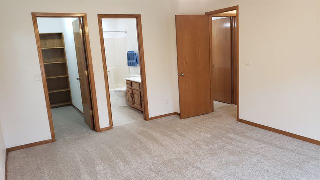 4422 Palm Avenue, Des Moines, IA 50310