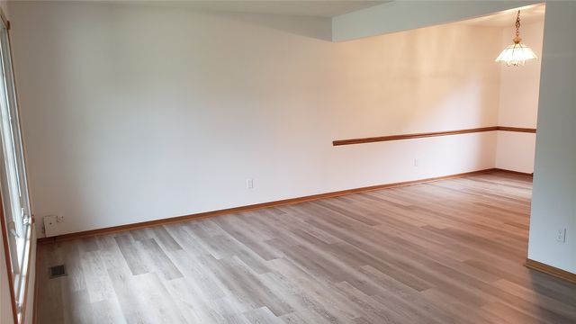 4422 Palm Avenue, Des Moines, IA 50310