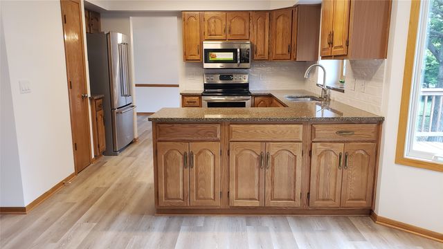 4422 Palm Avenue, Des Moines, IA 50310