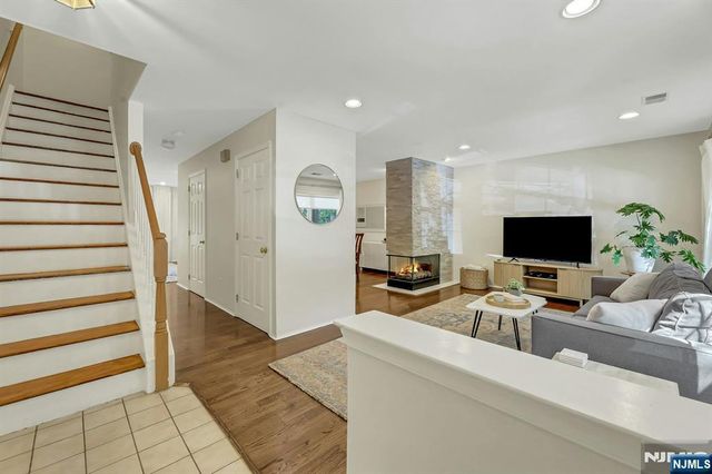 2206 Lancaster Court, Mahwah, NJ 07430