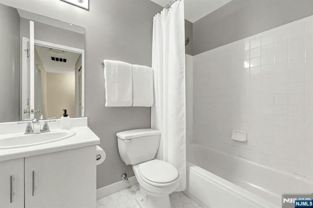 2206 Lancaster Court, Mahwah, NJ 07430