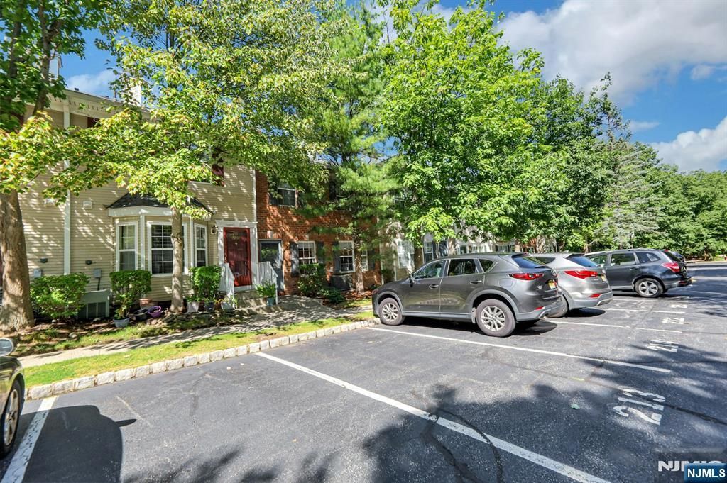 2206 Lancaster Court, Mahwah, NJ 07430