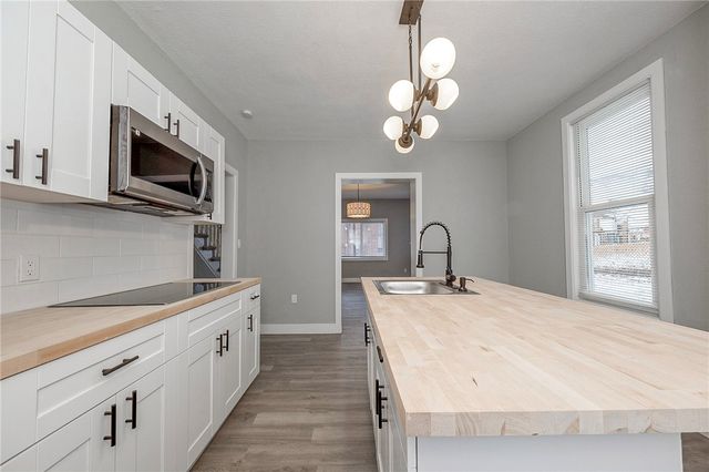 212 Ridge Ave, New Kensington, PA 15068