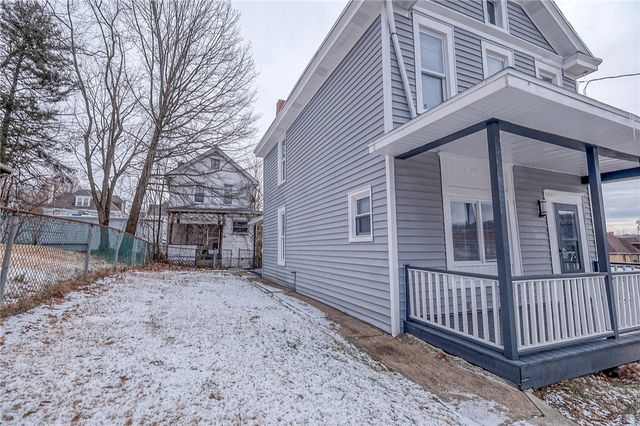 212 Ridge Ave, New Kensington, PA 15068