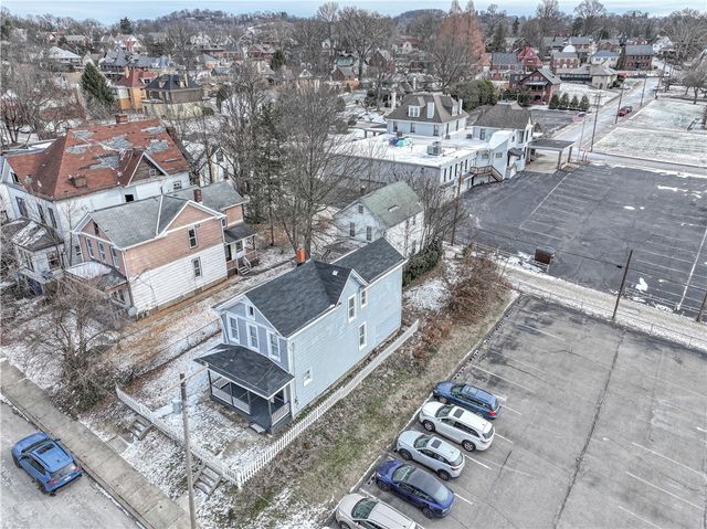 212 Ridge Ave, New Kensington, PA 15068