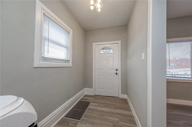 212 Ridge Ave, New Kensington, PA 15068