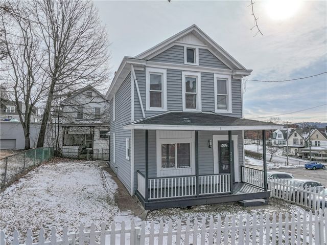 212 Ridge Ave, New Kensington, PA 15068