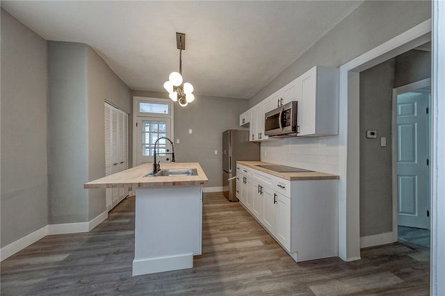 212 Ridge Ave, New Kensington, PA 15068