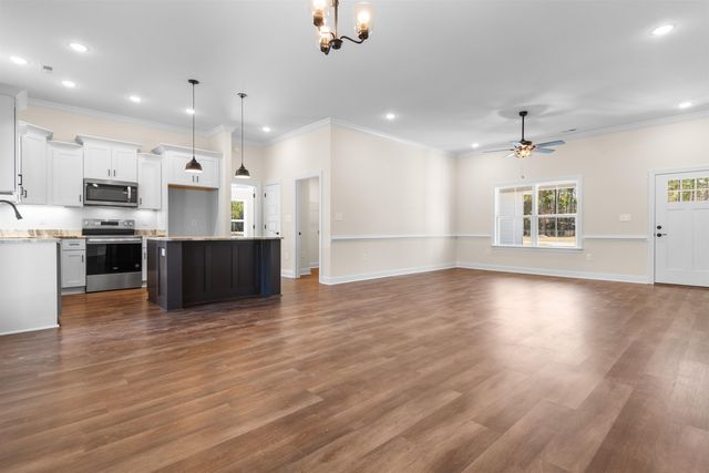 199 Hidden Valley Rd., Aynor, SC 29511