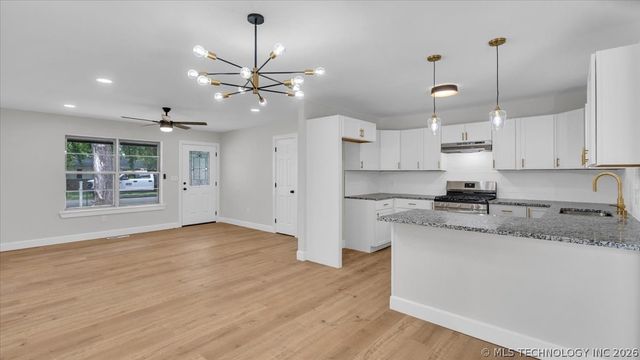 14510 Mockingbird Lane, Sand Springs, OK 74063