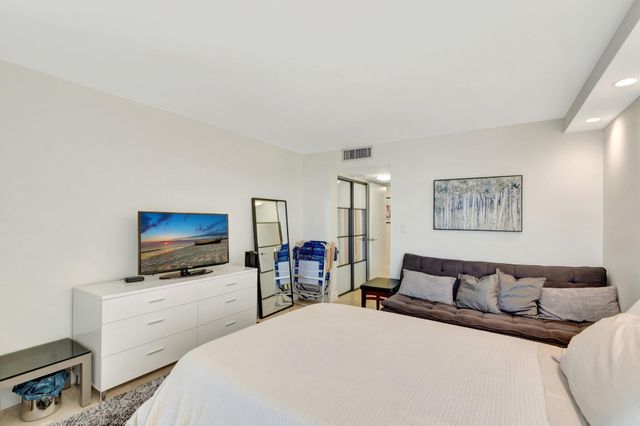 5550 N Ocean Drive 10d, Singer Island, FL 33404