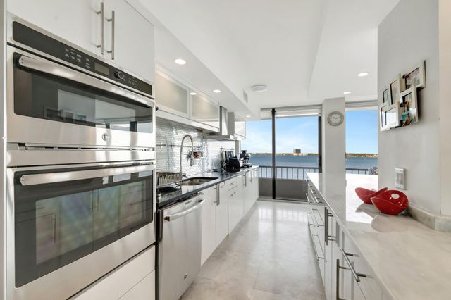 5550 N Ocean Drive 10d, Singer Island, FL 33404