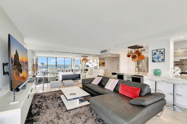 5550 N Ocean Drive 10d, Singer Island, FL 33404