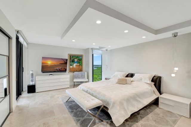 5550 N Ocean Drive 10d, Singer Island, FL 33404