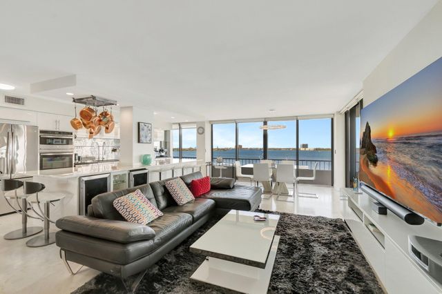 5550 N Ocean Drive 10d, Singer Island, FL 33404