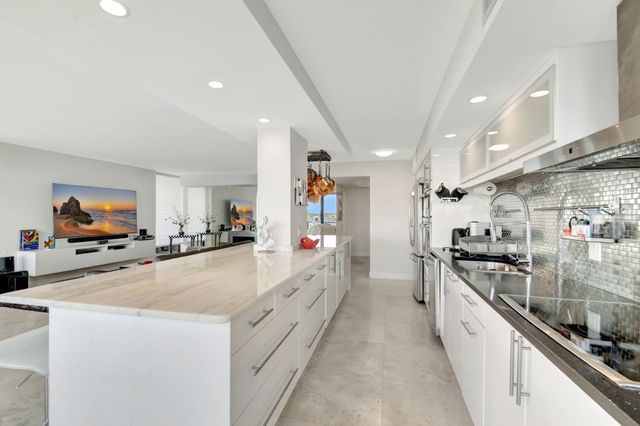 5550 N Ocean Drive 10d, Singer Island, FL 33404