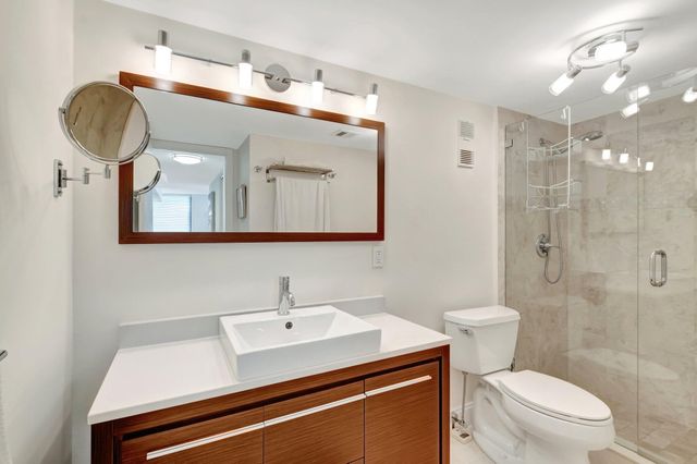 5550 N Ocean Drive 10d, Singer Island, FL 33404