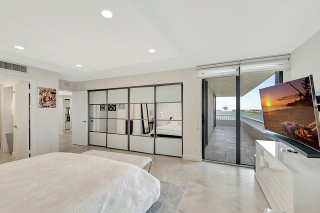 5550 N Ocean Drive 10d, Singer Island, FL 33404