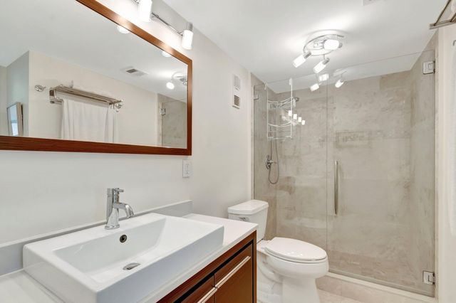 5550 N Ocean Drive 10d, Singer Island, FL 33404