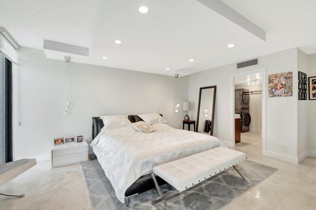 5550 N Ocean Drive 10d, Singer Island, FL 33404