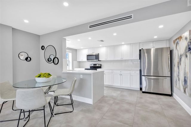 2900 NE 30th Street 7H, Fort Lauderdale, FL 33306