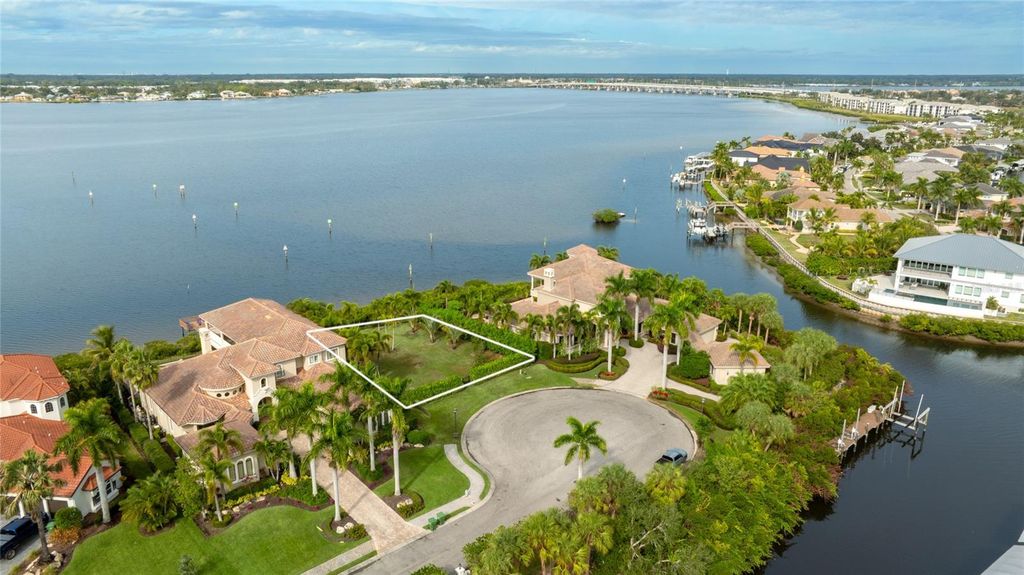 4223 HAWK ISLAND DRIVE, BRADENTON, FL 34208 — exterior