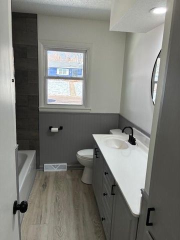 7317 Hedges Avenue, Raytown, MO 64133