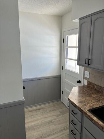 7317 Hedges Avenue, Raytown, MO 64133