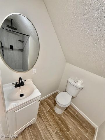 1319 Lakewood Avenue, Lakewood, OH 44107