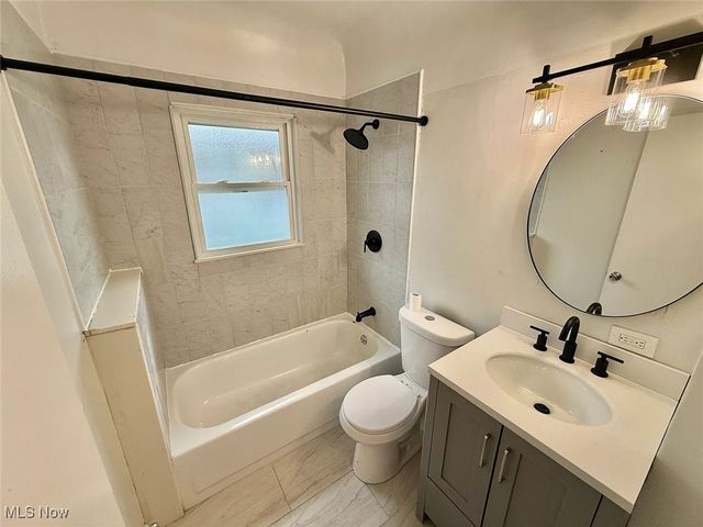 1319 Lakewood Avenue, Lakewood, OH 44107