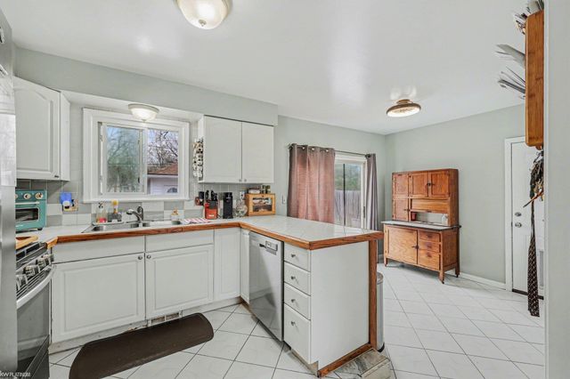 11160 Lesure Drive, Sterling Heights, MI 48312