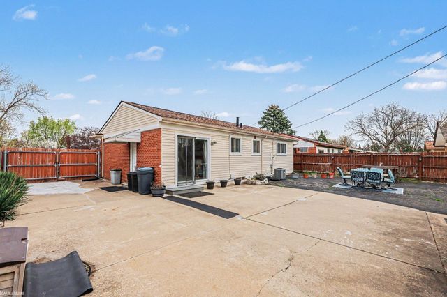 11160 Lesure Drive, Sterling Heights, MI 48312