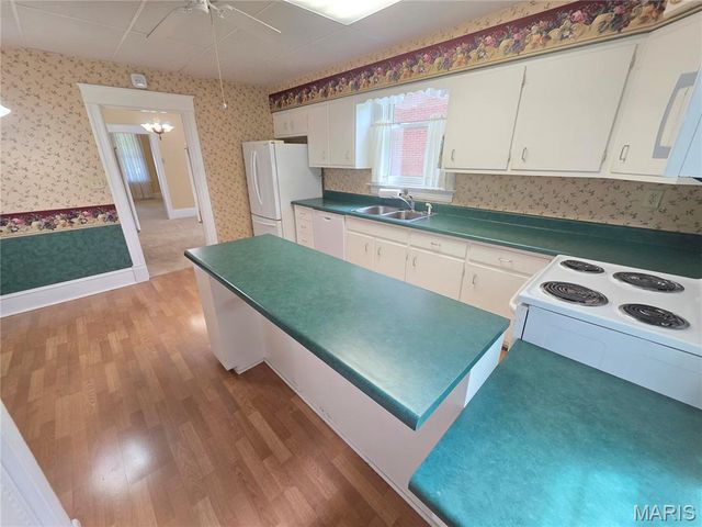 672 Jefferson Street, Ste Genevieve, MO 63670