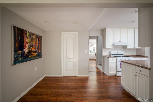 1051 Hartsough Street, Plymouth, MI 48170