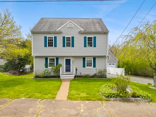 64 Railroad Avenue, Taunton, MA 02780