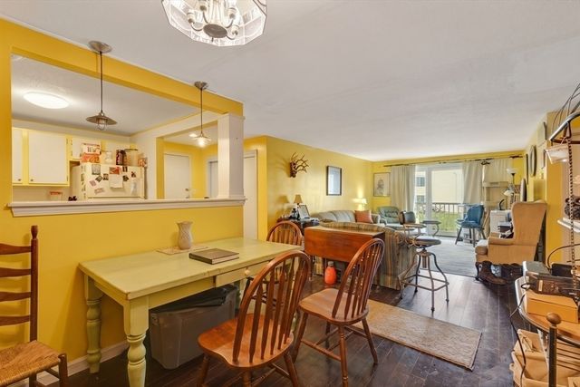 2 Marc Dr 2B7, Plymouth, MA 02360