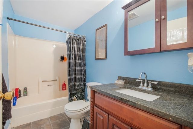 2 Marc Dr 2B7, Plymouth, MA 02360