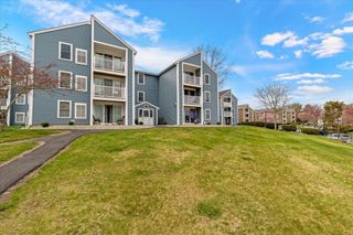 2 Marc Dr 2B7, Plymouth, MA 02360