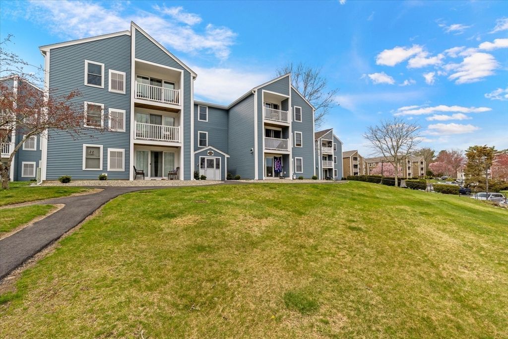 2 Marc Dr 2B7, Plymouth, MA 02360