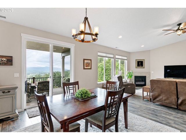 962 S 66TH Pl, Springfield, OR 97478