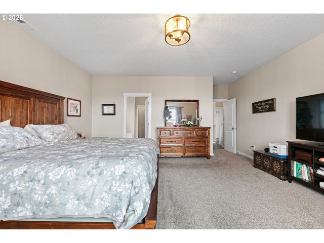 962 S 66TH Pl, Springfield, OR 97478