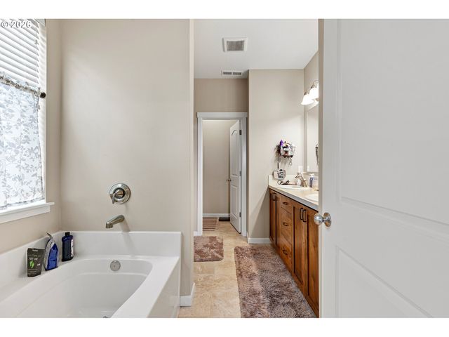 962 S 66TH Pl, Springfield, OR 97478