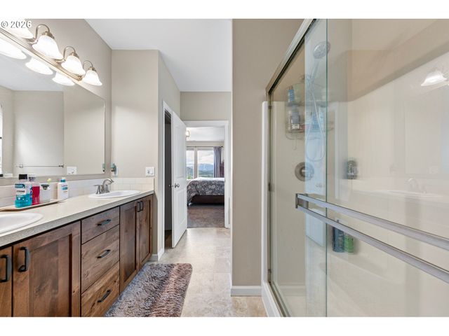 962 S 66TH Pl, Springfield, OR 97478