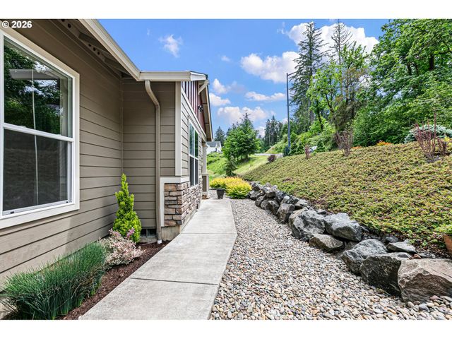 962 S 66TH Pl, Springfield, OR 97478