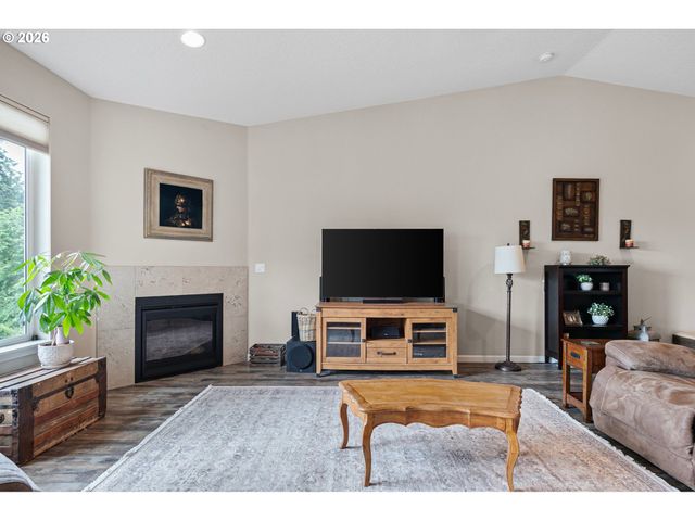 962 S 66TH Pl, Springfield, OR 97478