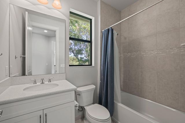 7015 NW 27th Avenue, Boca Raton, FL 33496