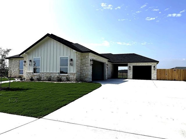 1614 Hunt DR, Salado, TX 76571
