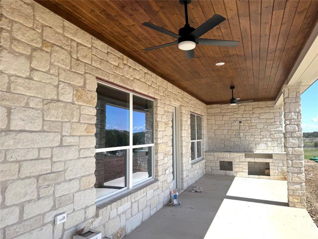 1614 Hunt DR, Salado, TX 76571